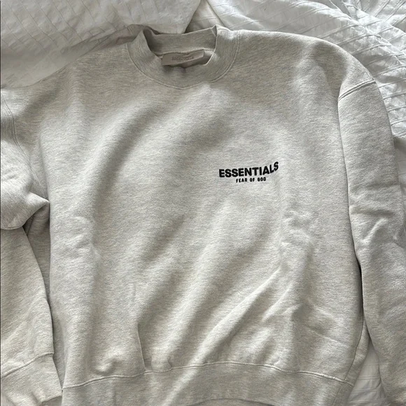 Essentials Crewneck - Picture 2 of 6